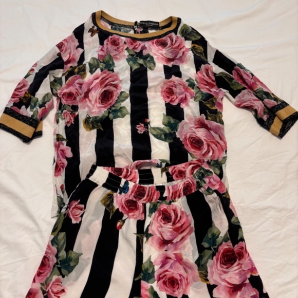 Womens Dolce & Gabbana shorts and shirt set - Picture 10 of 10